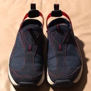 Cross Trekkers Leather Collection Women's "No Hands" Sneakers  Size 7